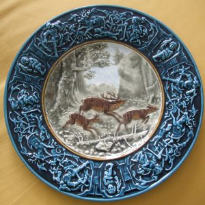 A Schutz Majolica Charger - Austria 636